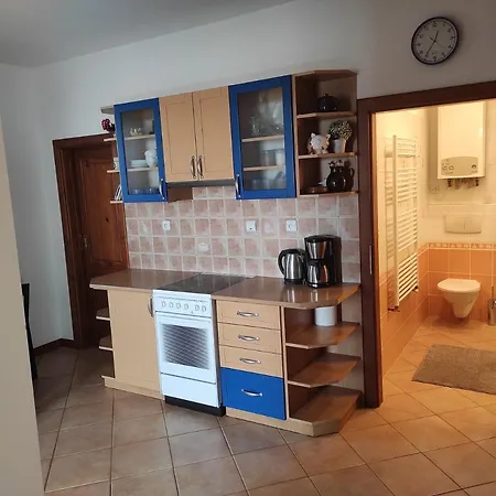 Apartment Domo Stredokluky